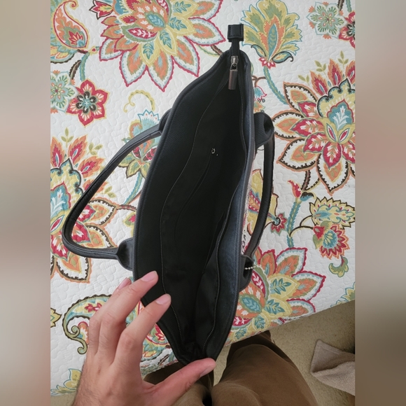 Glam So Chic Bag- NYC Fashion - Picture 3 of 4